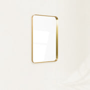 Theo-Wandspiegel mit abgerundeten Ecken – Gold